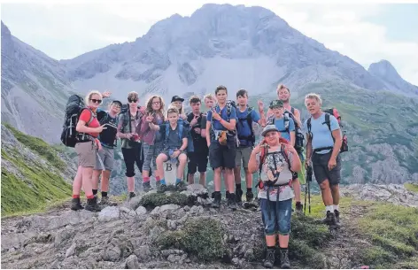  ?? FOTO: PRIVAT ?? 2017 waren diese Jugendlich­en in den Alpen unterwegs. In diesem Sommer geht’s wieder los. Neun Plätze sind schon vergeben.