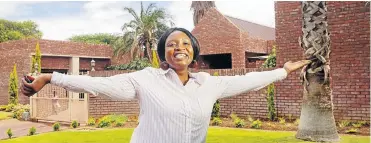  ?? Pictures: KUMBA ?? KEY TO THE DOOR: Ntebo Mothibeli bought a house with her share of the legendary first Kumba payout in 2011