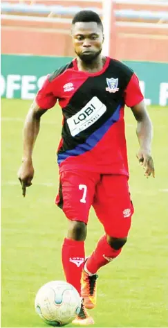  ??  ?? Lobi Stars midfielder, Sunday Akleche in action during a league match at the Aper Aku stadium Makurdi.
