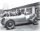  ?? INDYCAR ?? Bob Sall in his Ford V-8 Special race car at the 1935 Indianapol­is 500.