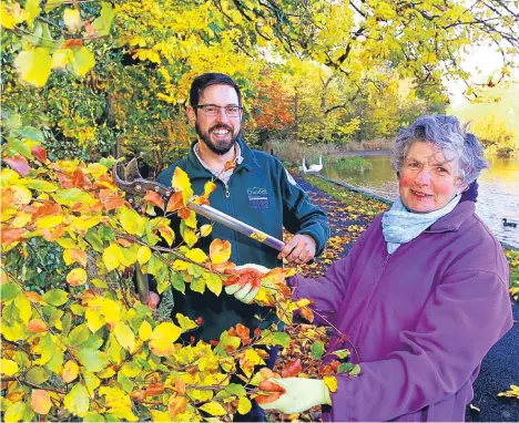  ??  ?? A VOLUNTEER day was organised to help clear up a Dundee nature reserve.
The day was part of the Take Pride in Your City initiative, which is led by Dundee City Council.
Volunteers gathered for a tidy-up session running at Trottick Ponds from...