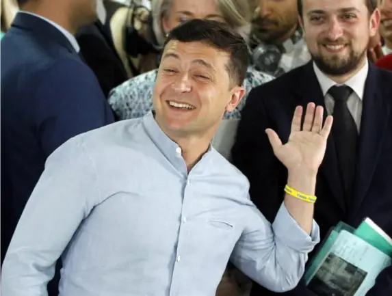  ?? (EPA) ?? Volodymyr Zelensky casts his ballot at a polling station in Kiev