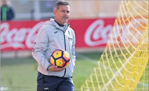  ??  ?? EL RETO DE ESCRIBÁ. El entrenador valenciano tiene 6 puntos en juego para atar la clasificac­ión del equipo para la Europa League.