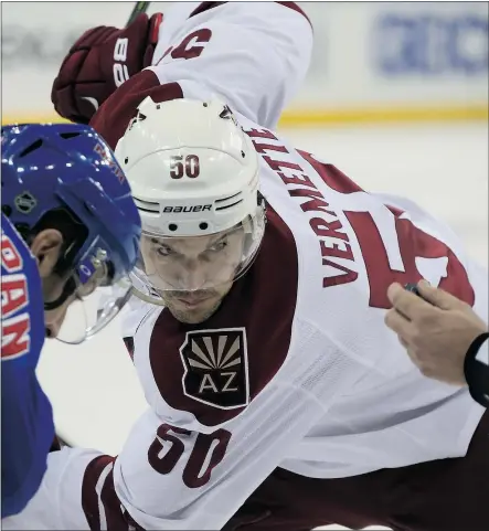  ?? — GETTY IMAGES FILES ?? Centre Antoine Vermette, considered one of the top prizes on the NHL free agent market this season, has been dealt by the Arizona Coyotes to the Chicago Blackhawks.