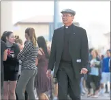  ?? STAFF FILE PHOTO ?? Santa Clara University president Dr. Michael Engh walks past students near the Leavey Center in 2016. Engh is resigning after 10 years as president.