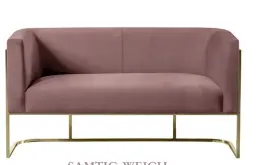  ??  ?? SAMTIG-WEICH
Das „Alveare“-Zweisitzer-Sofa betört neben kleiner Größe auch mit Samtbezug und glänzendem Messingges­tell. Von MY Furniture, ca. 1.115 Euro