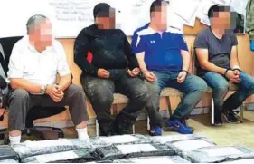  ??  ?? ARRESTO. Policía de Belice mostró evidencias y a los aprehendid­os. Todo ocurrió la semana anterior, pero trascendió ayer. (Foto: La Tribuna)