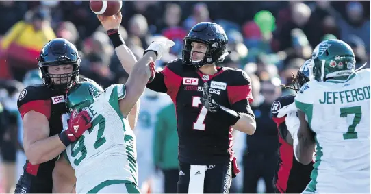  ?? JUSTIN TANG/THE CANADIAN PRESS ?? Ottawa Redblacks quarterbac­k Trevor Harris didn’t have a great day, despite connecting on 37 of 60 attempts for a 61.7 per cent completion rate and 457 yards.