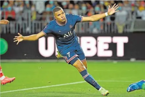  ?? // AFP ?? Mbappé celebra un gol con la camiseta del Paris Saint Germain