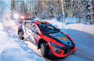  ?? ?? Thierry Neuville ma w tym sezonie szansę na pierwszy w karierze tytuł mistrza świata WRC.