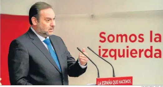  ?? EVA ERCOLANESE / PSOE / EFE ?? José Luis Ábalos, en la rueda de prensa posterior a la Ejecutiva del PSOE de ayer.