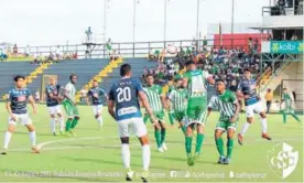  ?? PRENSA CARTAGINÉS. ?? Los ataques brumosos no la vieron ante la zaga limonense.