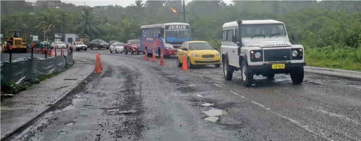  ?? Photo: Ronald Kumar ?? The scene along Queens Road on the way to Delainaves­i and Lami on October 8, 2019.