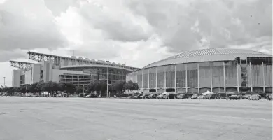  ?? KIRBY LEE, USA TODAY SPORTS ?? The 52year-old Astrodome stands next to NRG Stadium, which opened in 2002 and is the site of Super Bowl LI.