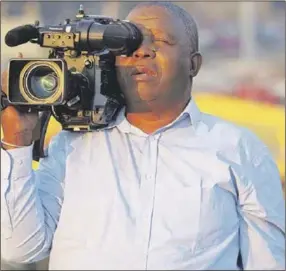  ?? ?? Veteran cameraman Sam Msibi