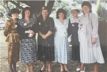  ??  ?? Joan, second left, with her sisters Martha, Jane-Anne, Edna-May, Sadie and Nobie.