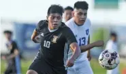  ?? STAFF PHOTO BY TROY STOLT ?? Howard’s Jose Tomas Pascual (10) tracks down a pass during the District 8-AA championsh­ip game against Red Bank on Thursday.