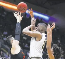  ?? Ben Margot / ?? Center Kingsley Okoroh had 14 points, 12 rebounds and five blocked shots in Cal’s win over Oregon State on Saturday.