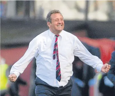  ??  ?? Former football player and manager Jimmy Calderwood is determined to continue “enjoying life” after his diagnosis.