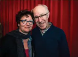  ?? FOTO KIONI PAPADOPOUL­OS ?? Raymond Van het Groenewoud met zijn echtgenote en voormalig nieuwsanke­r Sigrid Spruyt.