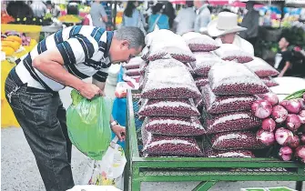  ?? FOTO: EL HERALDO ?? Aumento a los productos como frijoles, arroz y frutas explican el incremento del IPC.