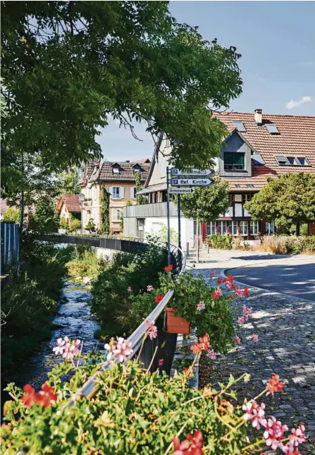  ?? (RENÉ RUIS POUR LE TEMPS) ?? Pour les habitants de Birmensdor­f (ZH), voir leur village devenir un «quartier de Zurich» ne va pas de soi.