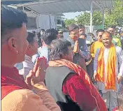  ?? HT PHOTO ?? Congress leader Pritam Singh meets Char Dham priests during a protest in Dehradun on Tuesday.