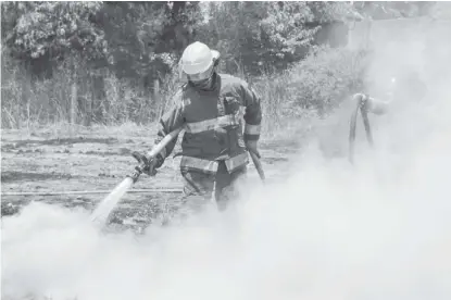  ?? FRANCISCO VILLEDA ?? Vecinos reportaron un incendio al interior del basurero municipal.