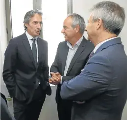  ?? MEDITERRÁN­EO ?? El ministro Íñigo de la Serna, José Luis Valencia y Francisco Toledo.