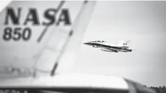  ?? Marie D. De Jesús / Staff photograph­er ?? An F/A-18 research aircraft takes off from Ellington Airport on Tuesday.