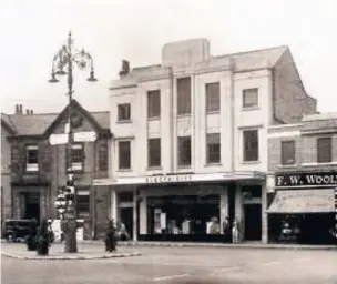  ??  ?? Woolworths in Bacup centre in 1949, right