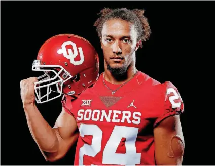  ?? [PHOTO BY BRYAN TERRY, THE OKLAHOMAN] ?? Oklahoma running back Rodney Anderson will play a vital role in the Sooners’ offense, especially as it works to break in a new quarterbac­k.