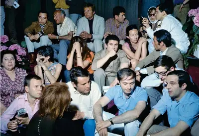  ??  ?? La rivolta L’occupazion­e del Festival di Cannes del 1968. Si riconoscon­o in prima fila da destra Truffaut, Berri e dietro di lui Lelouch