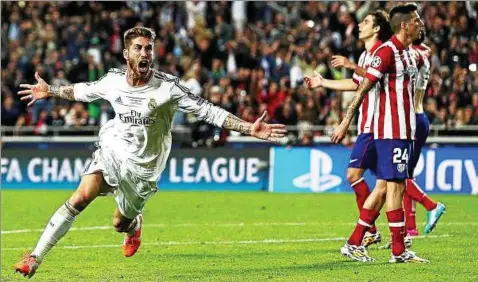  ??  ?? Sergio Ramos (links) erzwang mit seinem späten : im Endspiel  die Verlängeru­ng. Letztlich gewann Real mit :. Archiv-foto: Jose Sena Goulao, dpa