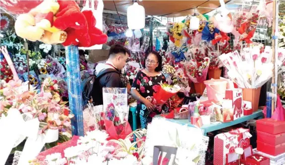  ?? (Jo Ann Sablad) ?? Prices of flowers in Cagayan de Oro City increased just in time for Valentine's Day.
