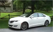  ?? TORONTO STAR FILE PHOTO ?? Best Near-Luxury Alternativ­e Powertrain Car, Lincoln’s MKZ Hybrid.