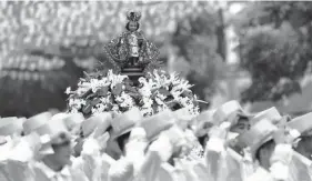  ?? FILE PHOTO ?? Police are mulling setting up cellphone signal blockers during the Sinulog Grand Parade.