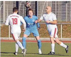  ?? RP-FOTO: ACHIM BLAZY ?? Lintorfs Spielertra­iner Deniz Top gewann mit seinem Team trotz nur mäßiger Leistung.