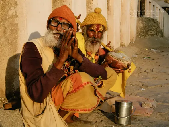  ?? ?? Orchha Sadhus. Sadhus (holy men) beg on the street in Orchha, India.
Cody Albert © All rights reserved.