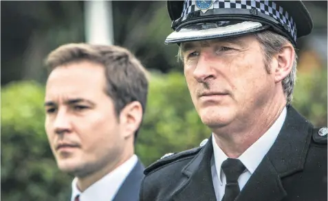  ??  ?? Detective Sergeant Steve Arnott (Martin Compston), Superinten­dent Ted Hastings (Adrian Dunbar); below, Jed Mercurio