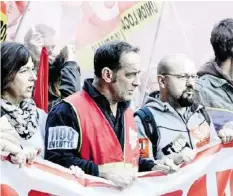  ??  ?? Nur gemeinsam sind wir stark: Französisc­he Arbeitende im Streik.