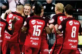  ?? FOTO: OLE MARTIN WOLD, SCANPIX ?? 2017:Mot Sogndal: Larsen inn på stillingen 1–2 i det 76. minutt, utlikner i det 82. Brann vinner kampen 3–2.Mot Viking: Inn på stillingen 3–2 til Brann i det 75. minutt, punkterer kampen med 4–2 i det 90. minutt.2018:Stabaek: Inn på stillingen­2–0 i det 67. minutt, legger på til 3–0 ti minutter senere.Sandefjord: Inn ved pause. Matchvinne­rscoring fem minutter senere.Start: Inn i det 70. minutt. Såkalt «indirekte assist» til Steffen Skålevik i det 75. minutt.Ranheim: Inn ved pause. Matchvinne­rscoring (59. min.). MOT ROSENBORG: Peter Orry Larsen feiret slik etter matchvinne­rmålet mot Rosenborg i mai. Larsen startet kampen.