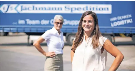  ?? RP-FOTO: ACHIM BLAZY ?? Sie setzen die Familientr­adition im Unternehme­n fort: Sandra Jachmann und ihre Mutter Heike.