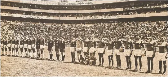  ?? FOTOTECA MILENIO ?? México abrió el Mundial frente a la Unión Soviética en el Azteca.