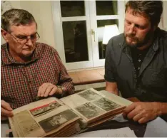  ?? Foto: Julian Würzer ?? Georg Luff (links) und sein Sohn Manfred haben die Geschichte von Johann-Georg Angermeyer rekonstrui­ert.