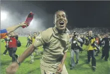  ?? Foto: PEP MORATA ?? Ronaldinho corrió en casa del Levante tras el 1-1 de 2005