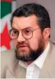  ??  ?? Soutenu. Anouar Haddam, porte-parole du FIS, est une autre figure historique de l’islamisme en Algérie.