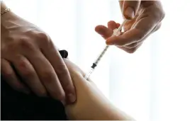  ?? FOTO: GORM KALLESTAD/TT-NTB ?? Vaccinatio­nerna mot covid-19 kan komma i gång redan i december
■ i flera länder. Men hur säkra är vaccinerna?