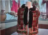  ??  ?? A traditiona­l outfit from the Bihor northweste­rn region of Romania is displayed at the local museum of Beius.