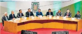  ??  ?? Representa­ntes del gobierno estatal, Anuies y las institucio­nes evaluadora­s destacaron el papel de la UABC en la región.